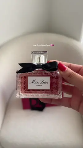 Dior beauty unboxing 🌸🍇   Miss Dior essence, the boldest Miss Dior ever, fruity, gourmand & floral 💗 #diorbeauty #diorparfums #missdioressence #giftedbydior #diorunboxing @Diorbeauty 