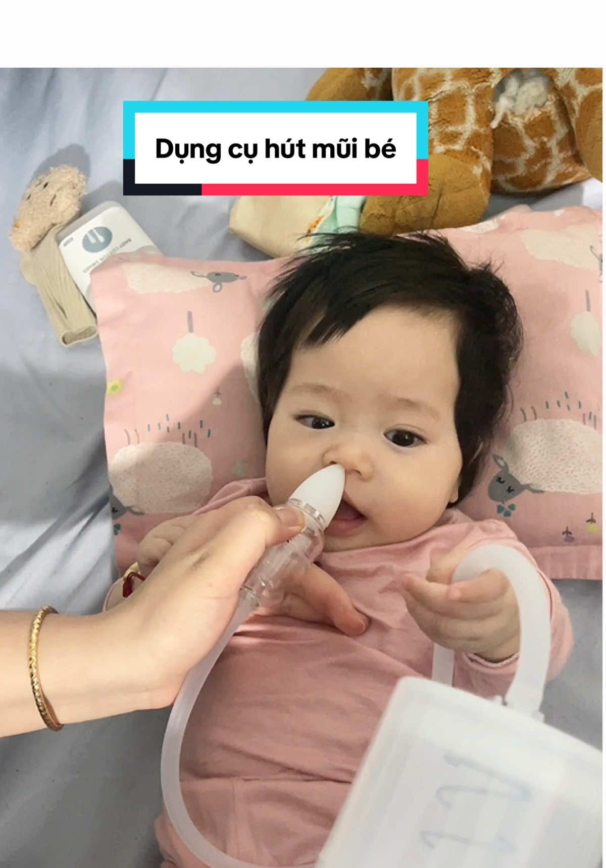 Sổ mũi chảy nước mũi , dùng cho e dụng cụ hút mũi phiên bản mới nâng cấp 2 đầu hút silicon mềm không làm đau tổn thương khoang mũi bé , tiệt trùng Uv hơi nước , dễ tháo ráp , các Mom tham khảo ạ #dungcuhutmui #hutmuicamtaychobe #hutmuichobe 