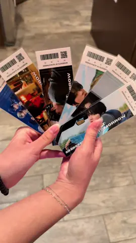 @TOMORROW X TOGETHER FREEBIES!! Dallas Tx, September 16th ✨  American Airlines Center!!  ##tommorowxtogether##fyp##kpopfyp##dallastx##freebies