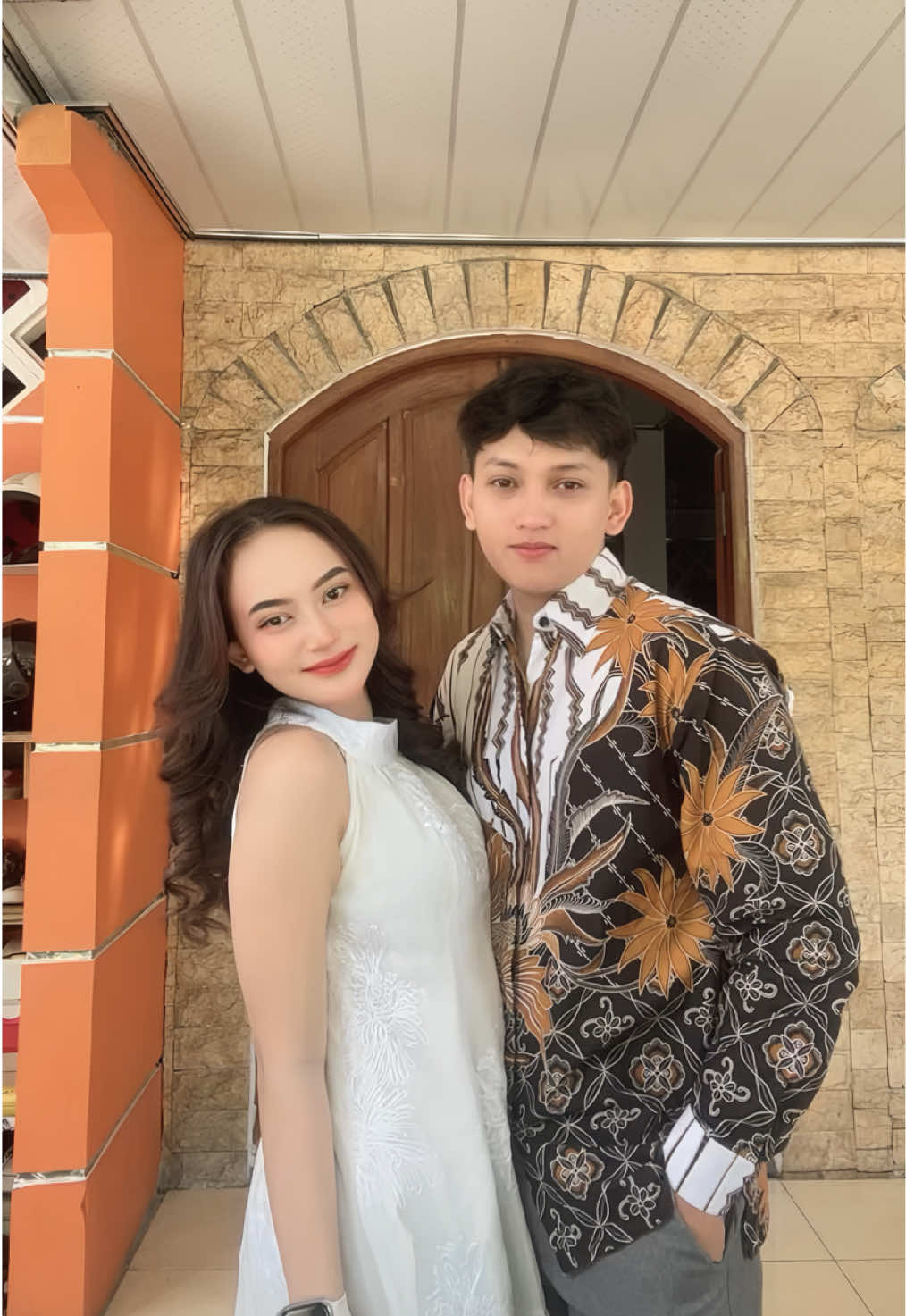 Outfit kondangan duluu😚 @𝔞𝔨𝔲𝔰𝔦𝔞𝔭𝔞. #outfit #fyp #xy #aripinkan #couple 