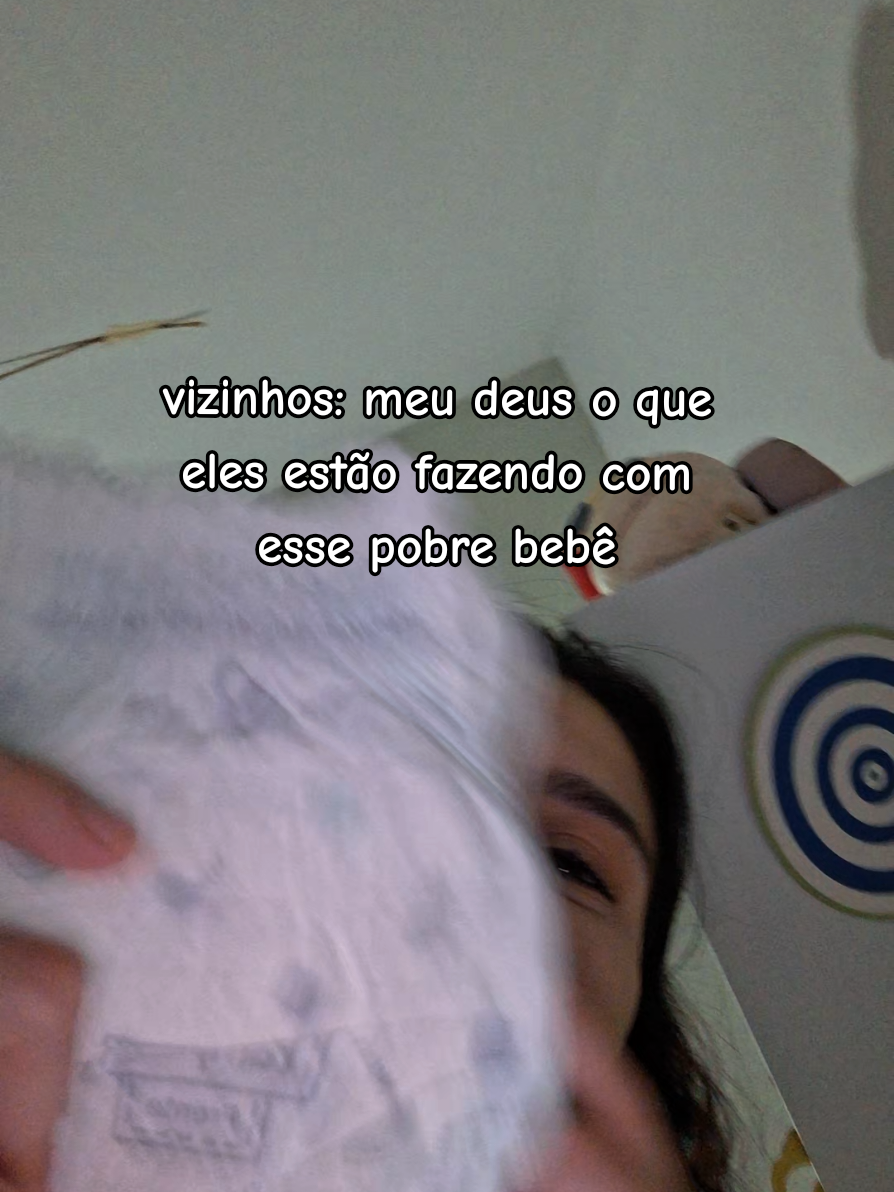 não imaginei que era tão difícil trocar fralda de um recém nascido kkkkk mas depois dos 3 meses isso melhorou muito!! #maternidadecomhumor #recemnascido #foryoupage 