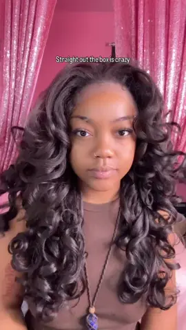 Latisha girl…. I’m OBSESSED 😻😍 @Ebonyline @Sensationnel_hair #latishawig #lacefront #syntheticwig 