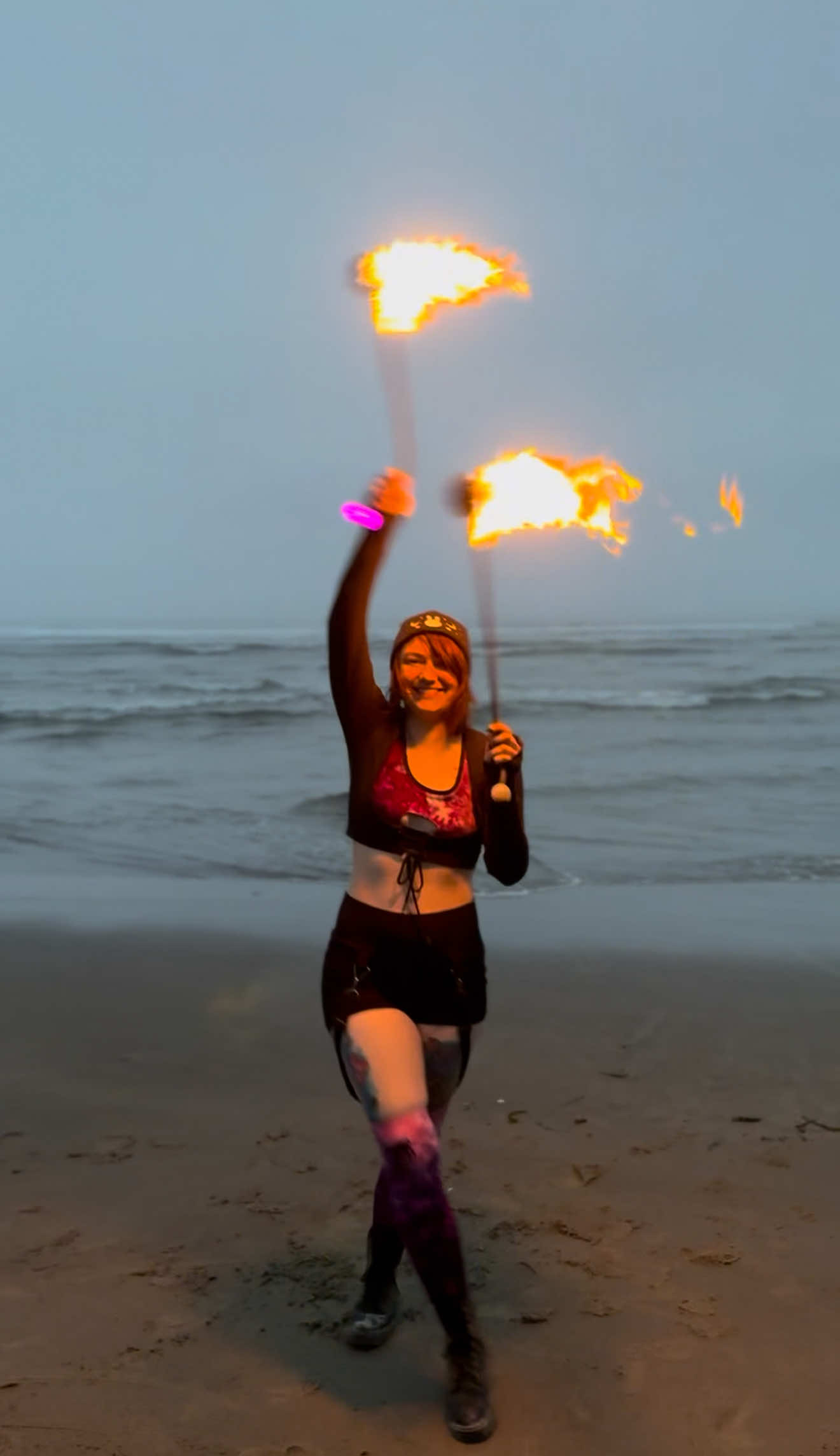 Love spinning fire by the ocean🥰 #firepoi #poi #flowarts #performer #dance