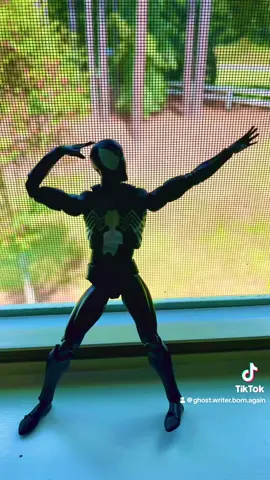 Back In Black! #blacksuitspiderman #spidey #symbiotespiderman #marvel #actionfigures 