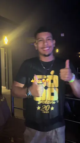 só pelo meme, a festa tava incrível 🥳 @Henrico 