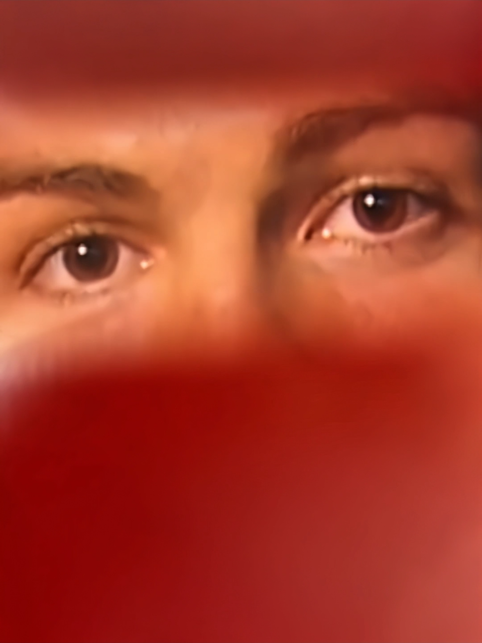 لنعمل trend بطريقتي  #viral #ronaldo #cr7 #eyes #trend 