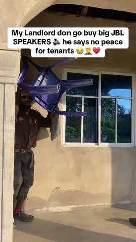He don break chair wey I Dey manage use do content 😭😭😭#trending #jbl  #trending #creatorsearchinsights 