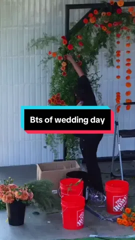 Vendor BTS when doing drone testing!  Florist: Naviphytology Floral Design  #wedding #weddingflowers #weddingvendor #portlandweddingvideographer 