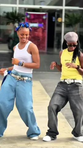 Omo why this dance dey funny me?😂😂💙 W/@JOJO-001🦍🤎🦇 @Afroblueries2 #afroblueries #viral #foryou 