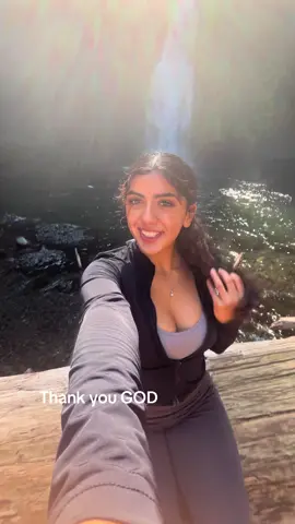 overwhelmed with joy & gratitude🤍 #hikes #cascadelocks #portlandoregon #God 