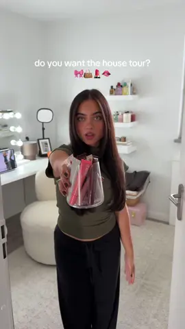 honestly the only room that matters in the house 🎀💄🫦 #girly #makeuproom #beautyroom #makeup #housetour 