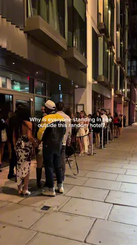POV: you’re standing in line outside a ‘random hotel’… but inside is the most exclusive Afrohouse night in London. ACASO. #AfrohouseLondon #afrohousemusic #afrohouse #fyp #acaso 