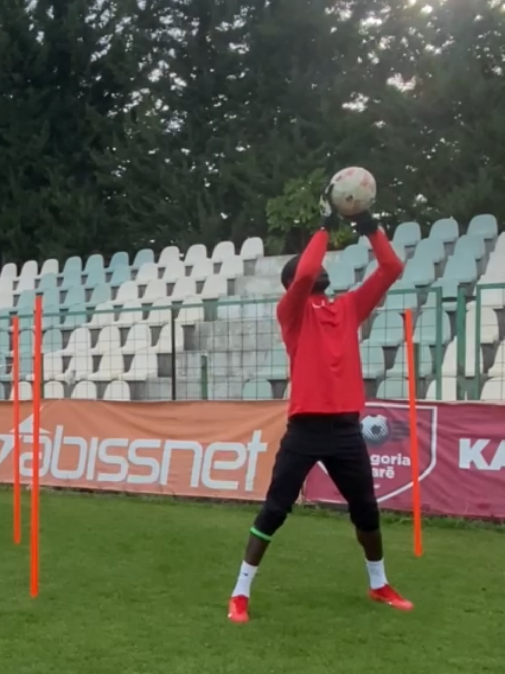 My goalkeeper training makes me a stronger person #goalkeeper #goalkeepertraining #soccertiktok #football #fyp 