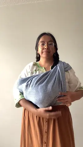 clases y rebozos disponibles en links de mi perfil porque esta es OTRA declaracion de AMOR al REBOZO, por cargar a bebé cerca, por abrigarnos, por ayudarnos a sostener todo lo que nuestros brazos ya no podían ❤️🇲🇽✨ gracias 🙏 te amo rebozo y pueden ver los que tenemos en mymabebe.com y elaborados por mujeres madres de diferentes partes de México  . mymabebe.com . #rebozo #porteo #mexico #porteoergonomico #babywearing 