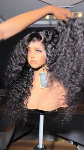 SDD péruvienne grade A12🤩🔥❤️ taille 26 densité 450(3boules et lace frontale) 66mil plutôt que 70 mil livraison demain passez vos commandes au 07 77 95 44 72🔥🔥