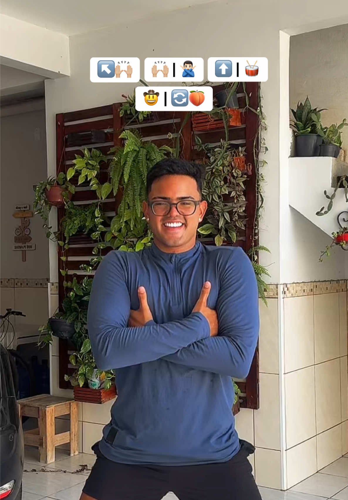 Então desce mais 🫣 (dc ?) #kauagisley #tutorial #emoji com a mão no joelhinho