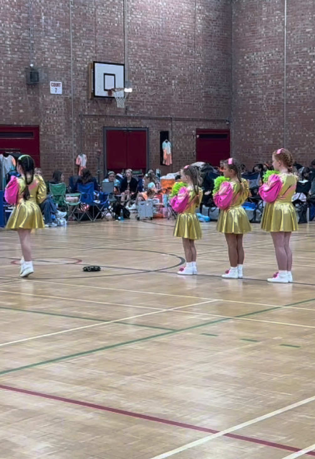 Spend the day with us Morris dancing edition. Best Sundays with the best group of people! So proud of the girls 💕 @RutlandMorrisDancers #fyp #fluffymorrisdancers #fluffymorrisdancing #sunday #fluffymorris 