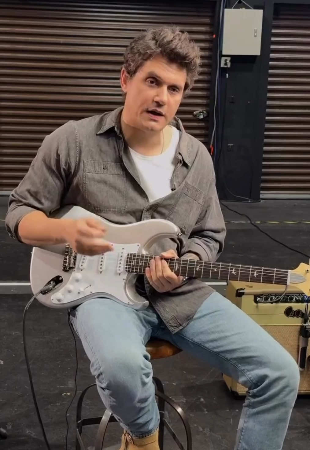 Update: Tone goals unlocked 🎸 Watching @johnmayer talk about his go-to distortion pedal is just next level. The way he creates that iconic sound gets me every time 🤯✨ #johnmayer #guitarhero #guitartone 