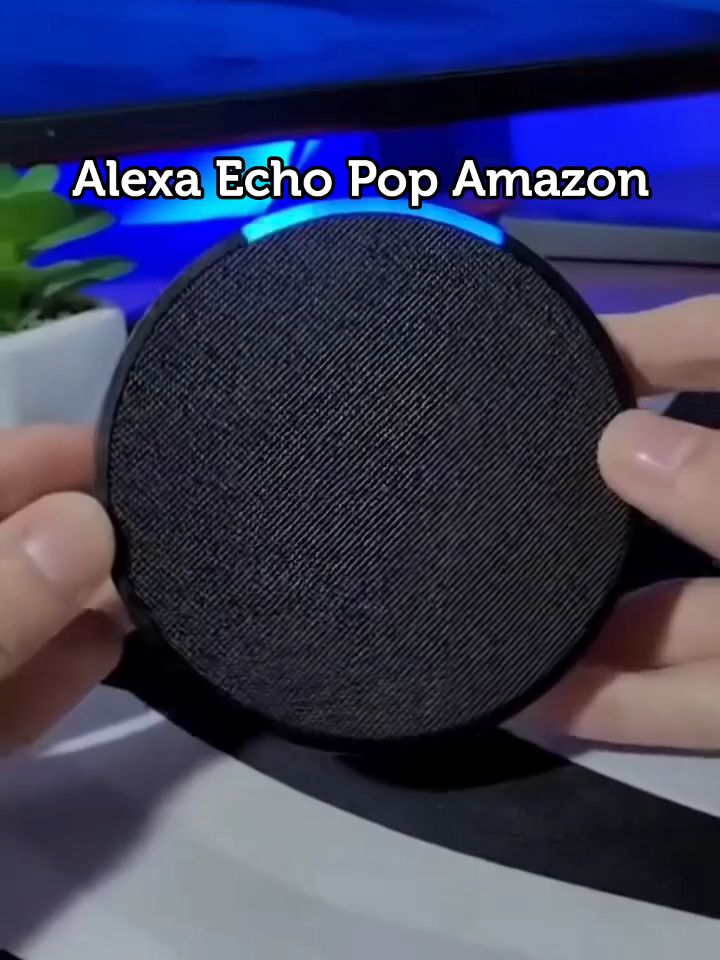 Alexa Echo Pop Amazon #alexa #comandodevozinteligente #casamoderna #alexamusica #casainteligente    Saiba mais clicando no link da bio ou nos comentários 