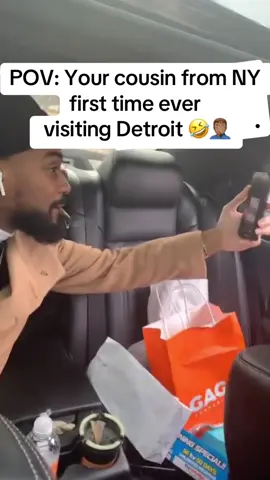My cousin lost his mind when he saw how our city looked 🤣🤣🤦🏽‍♂️ #detroit #newyork #fyp #funny #poverty 