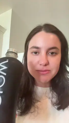 Took me til like the 10th time of seeing Kylie Jenner drinking these to try them lol