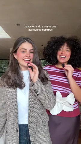 Reaccionando a cosas que asumen de nosotras. Qué ponemos en la parte 2???? #anayvirginia #wlw #novias #amoresamor #lgtb 