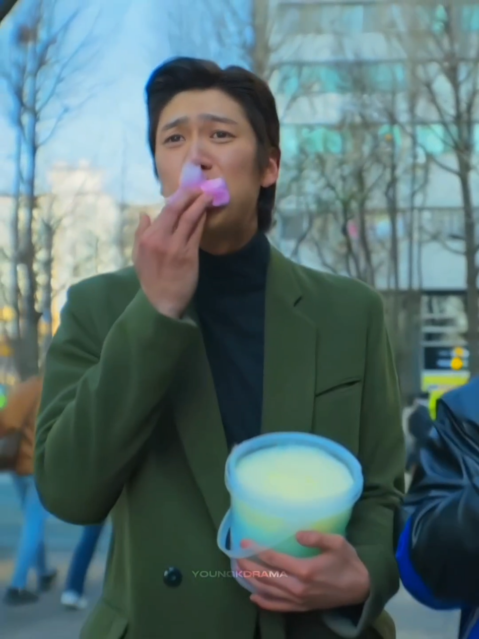 day 1 nyobain tteokbokki dan permen kapas || na inwoo as hanu in the drama twelve #nainwoo #나인우 #twelve #kdrama #fyp 