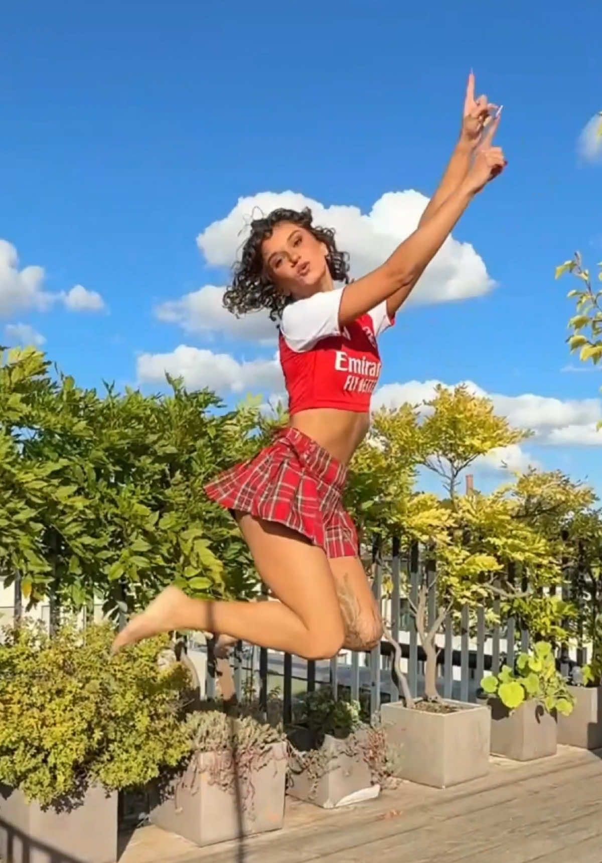 Nothing beats Arsenal ✈️  #jet2holiday #football #arsenalfc #jump #remix