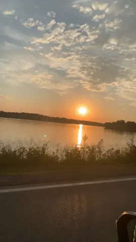 Keep pushing, the world is a beautiful place.#livingmybestlife #fyp#god#LifeIsGood#fypシHappy SUNDAY! 