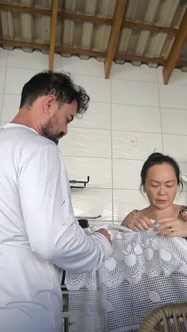 colocamos uma cortina no balcão da pia! Primeiro a gente começa depois a gente melhora 🥰🫶 #cortinaderenda #chacara 