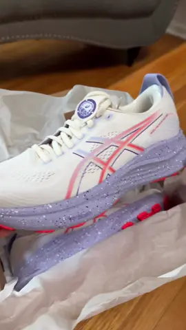 I literally have goosebumps! They are PERFECT! 🤩 new Gel- KAYANO 32 Tokyo @ASICS #asics #asicsrunning #shoes #Running #runner 