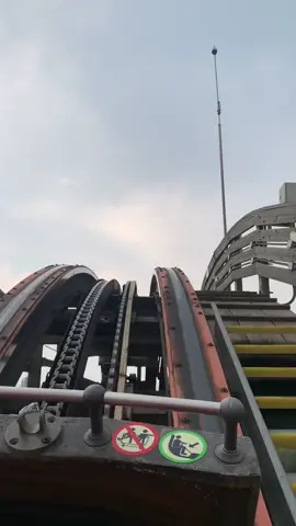 ¿Medusa? 🪼 #fyp #sixflags #fyp 