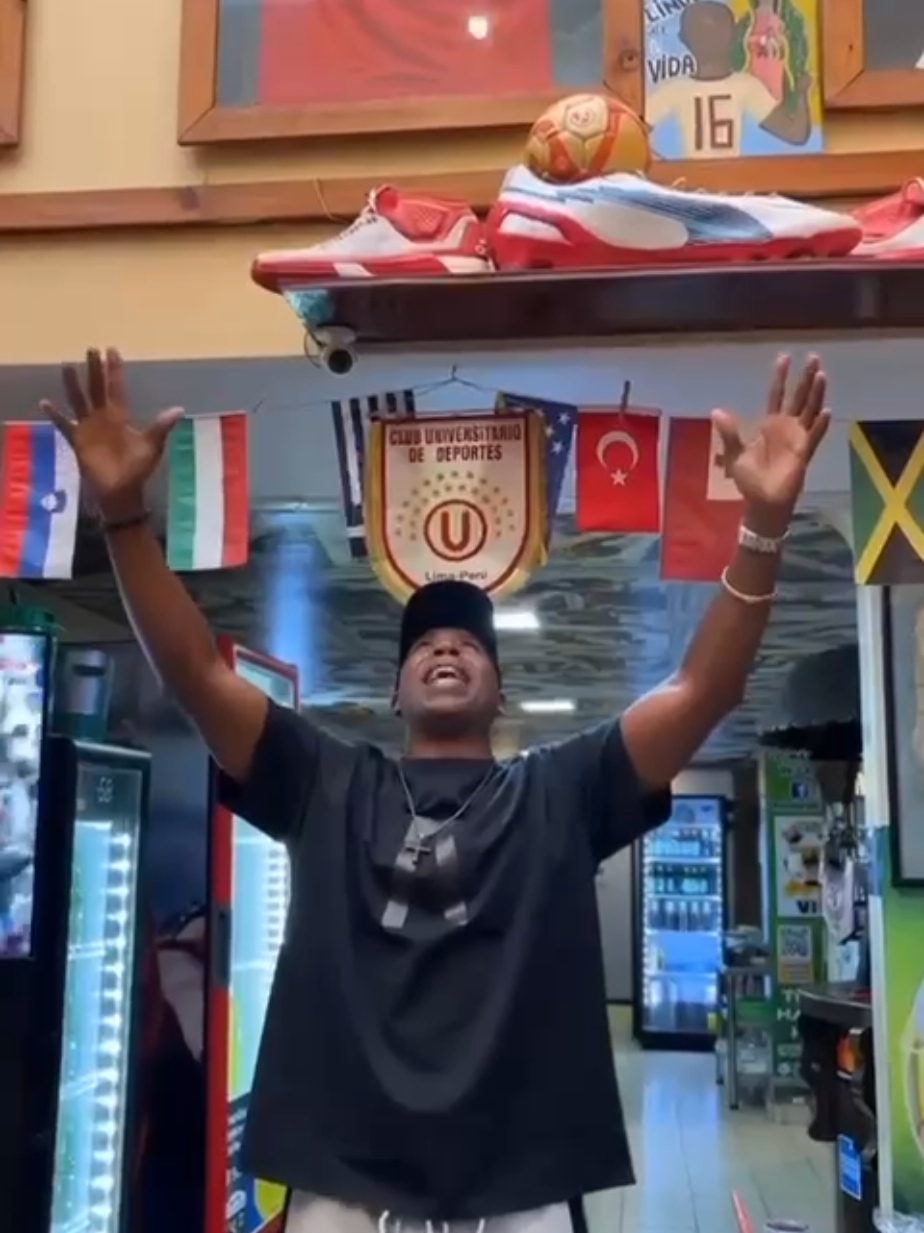 Juntos somos más fuertes   más unidos que nunca por tricampeonato.  #UniversitarioDeDeportes #limaperu🇵🇪 #cuto #viral #101DePasión 