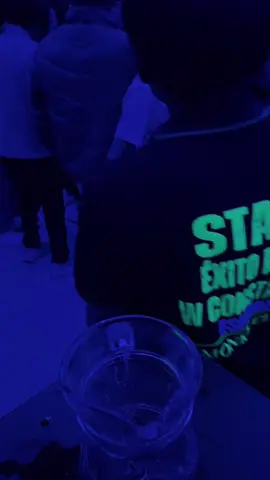 Fiesta para fingir #estadosparawhatsapp #parafingir #discoteca #video_viral 