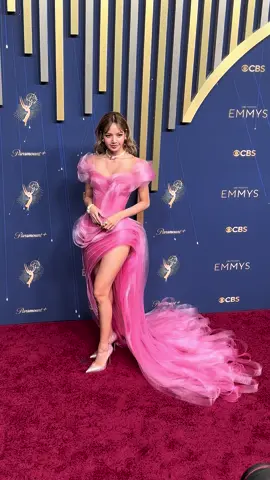 #lisa stuns at the #emmys 