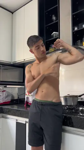 É cada coisa que me acontece nessa indústria vital #elcasso #foryou #fyp 