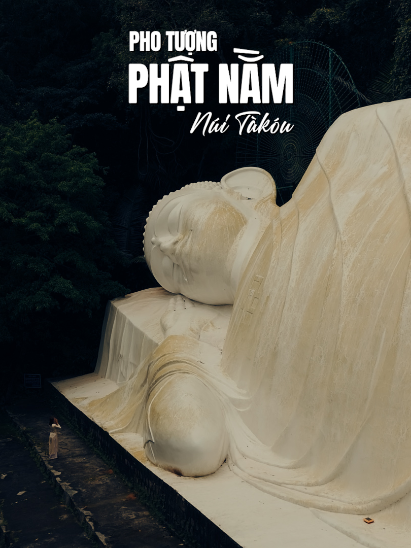 Điều choáng ngợp là khi nghĩ đến cách đây hơn 60 năm khi đường lên núi chỉ có một con đường mòn ngoằn nghèo với đá tảng ngổn ngang, cây cối chằn chịt dài hơn 3km với những đoạn dốc cao vậy mà vẫn có thể xây nên một pho tượng khổng lồ giữa bạt ngàn rừng núi mà cho tới nay vẫn giữ kỉ lục về pho tượng 