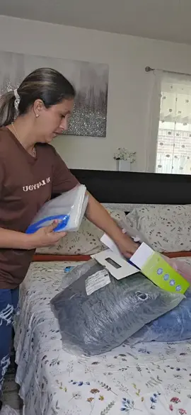 Las bolsas de llenado al vacío que te harán ahorrar espacio y dinero. sin ideales para las que nos gusta enviar encomiendas a nuestro país o para guardar edredones y colchas en casa. 10 de 10 #savespace #packaging #vacuumtravelbag #compressionbag #superbrandclub 