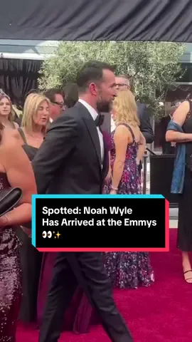 Dr. Michael Robinavitch a.k.a. #NoahWyle is clocking in at the #Emmys with his wife Sara Wyle. ✨ #ThePitt #Emmys2025