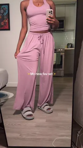 I’m 5’9” wearing a Small #tiktokshoprestock #2pieceset  #nyfw #fashionweek #loungewear 