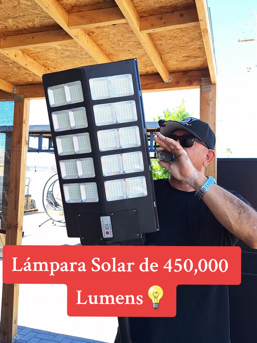 Lámpara gigante de 450000 lumens #solarlamp #lamparasolar #luzsolar #lamparaparaexteriores #tiktokshopcreatorpicks 