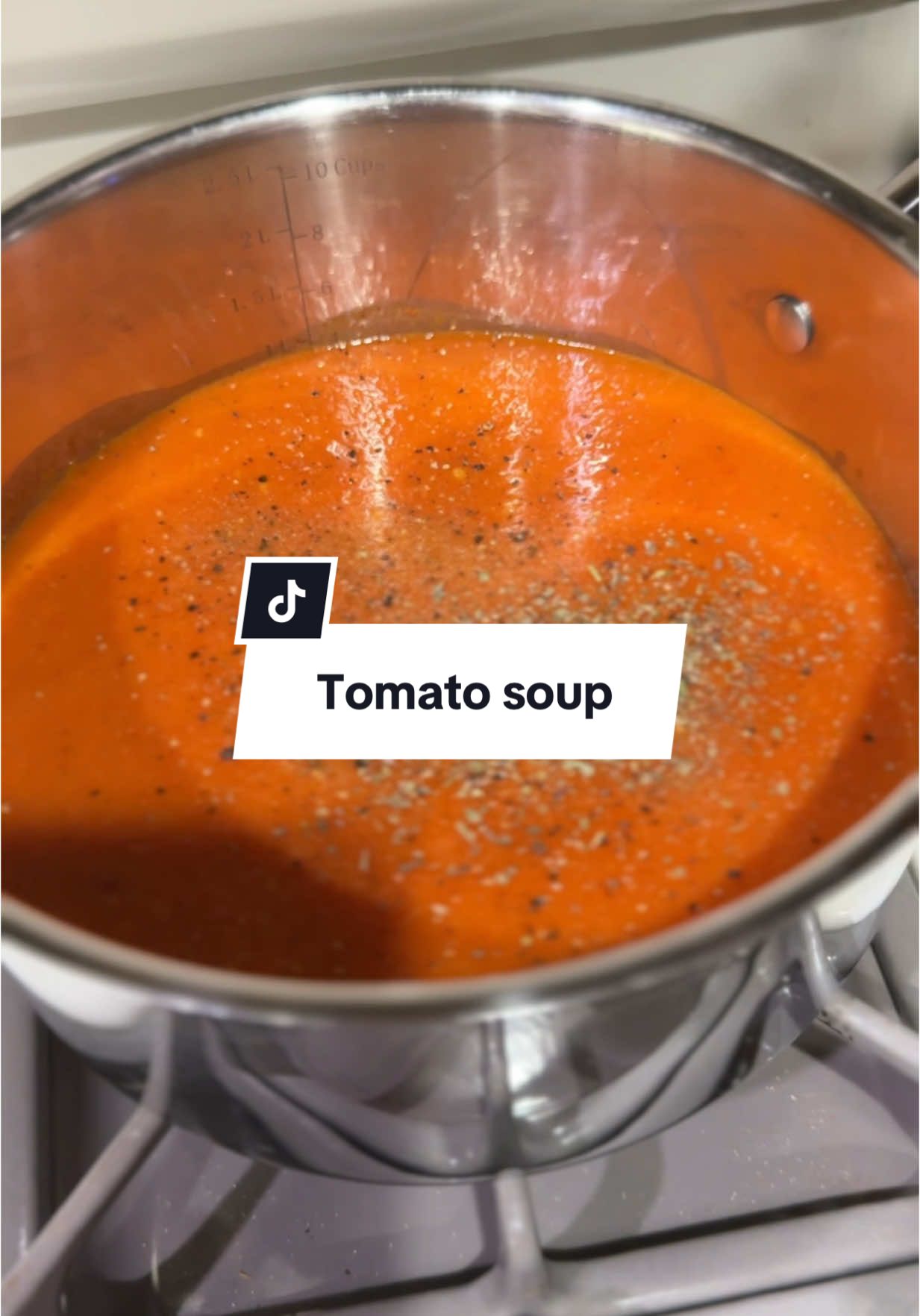 Tomato soup 🍅 served with grilled cheese! #dinneridea 