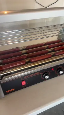 DIGGITY DAWWWWG I LOVE THIS HOTDOG ROLLER. Perfect for tailgates or big parties. A perfect fall item! Get yours now! #hotdog #tailgateszn #footballsunday 