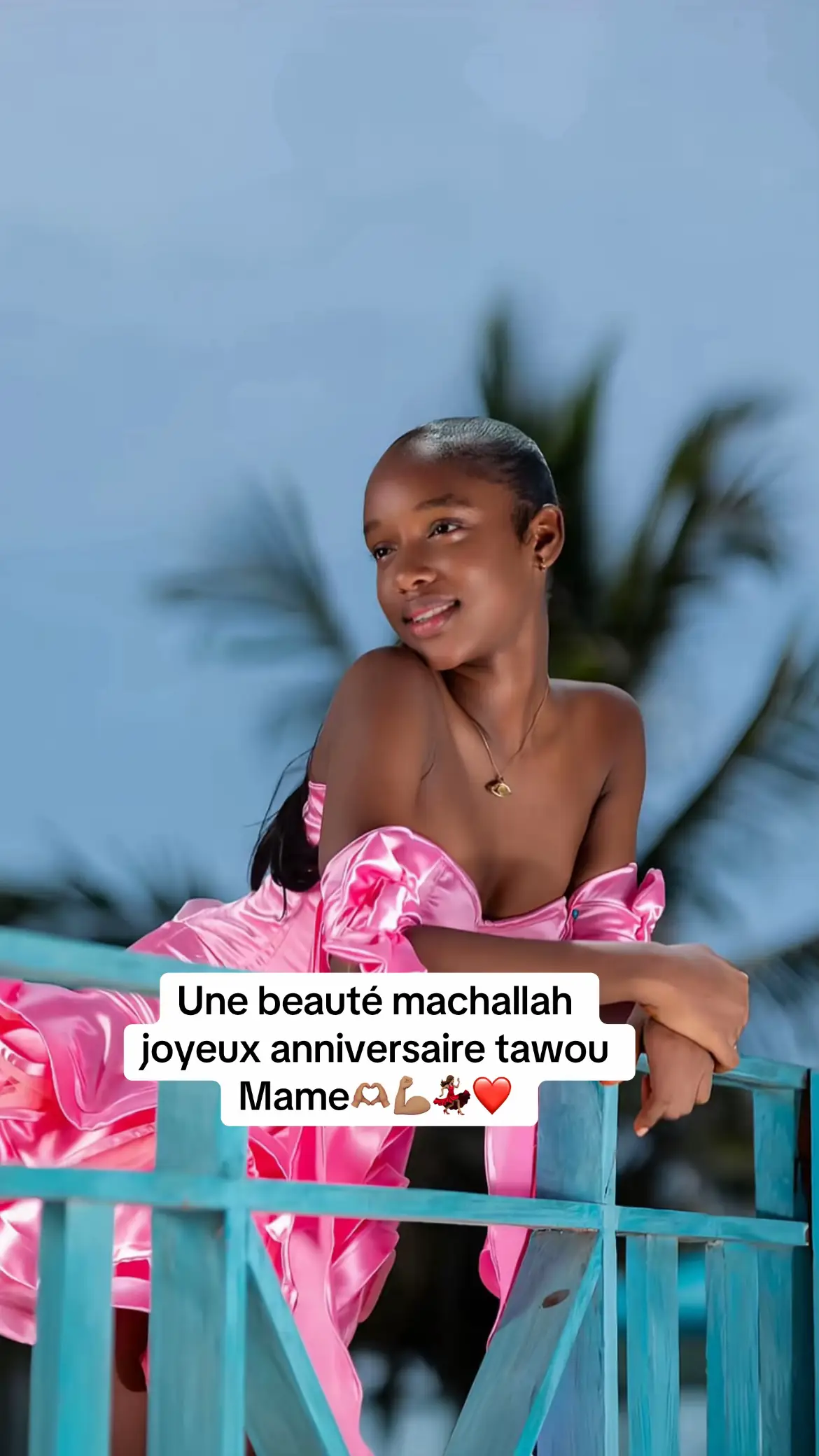 Une beauté machallah joyeux anniversaire tawou Mame🫶🏽💪🏽💃🏽❤️#mamendiayesavon😂😂😂🤣🤣🤣🤣 #mamendiayesavonlive #senegalaise_tik_tok🇸🇳pourtoichallenge🥺👖😁 #mamanvulgairemamendiay #mamycobra🐍 