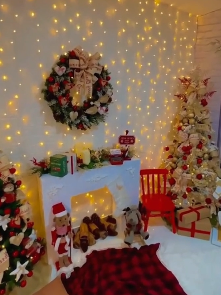 🌟Descubre una decoración navideña novedosa para la sala de tu casa que transformará tu hogar en un espacio mágico y acogedor esta Navidad 2025.  Con esta idea de manualidades navideñas DIY, usando materiales reciclados y económicos, lograrás una decoración diferente, creativa y llena de vida. Perfecta para compartir en familia, sorprender a tus invitados y darle un estilo único a tu sala. 🔥 Si quieres más ideas de decoración navideña fáciles y originales, entra al link en mi perfil  y descarga la Guía Navidad Creativa. ¡Haz que tu casa brille como nunca en esta Navidad! #DecoraciónNavideña #ManualidadesNavideñas #DIYNavidad #NavidadCreativa #IdeasNavideñas 