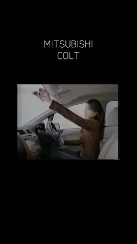 三菱自動車とダイムラー・クライスラーの共同で通称「Zカー」として開発が進められたコンパクトカーであり、2002年6月に車名が「コルト」に正式決定した。この車名は海外ではミラージュの輸出名として使用されていたものの、日本国内ではコルトギャランで途絶えていたため、30年ぶりに復活した形となる。 プラットフォームを共用する姉妹車として、ダイムラーの「スマート・フォーフォー」があり、欧州向けコルトとともにオランダのネッドカーで生産されていた。 #CM #car #MITSUBISHI#今井美樹