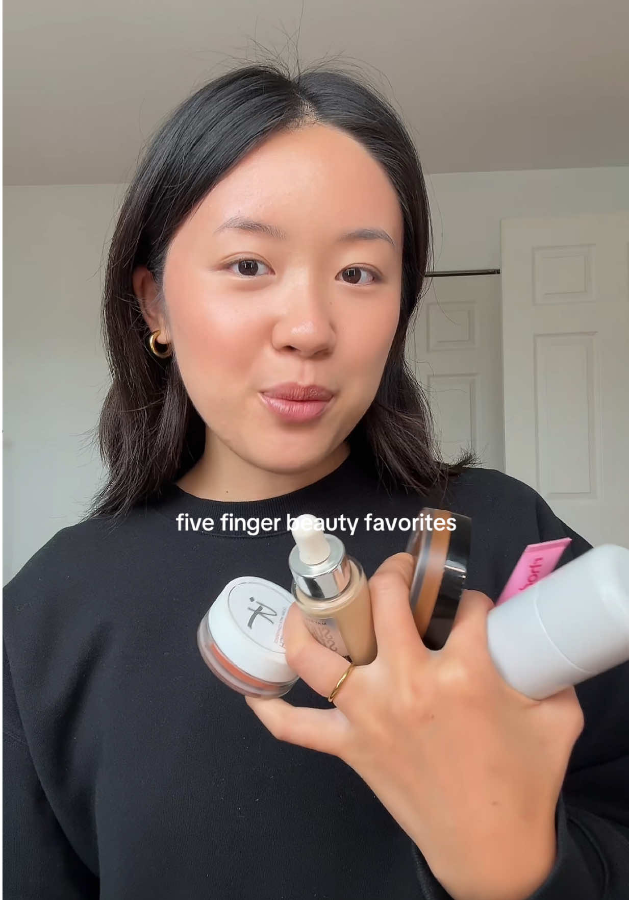 my current five finger beauty favs 🤍 ib: @Toni Bravo @rhode skin @Saie @Maybelline NY @IT Cosmetics #beautyfavorites #makeupfavorites #fallmakeup #makeupessentials #makeupfaves 