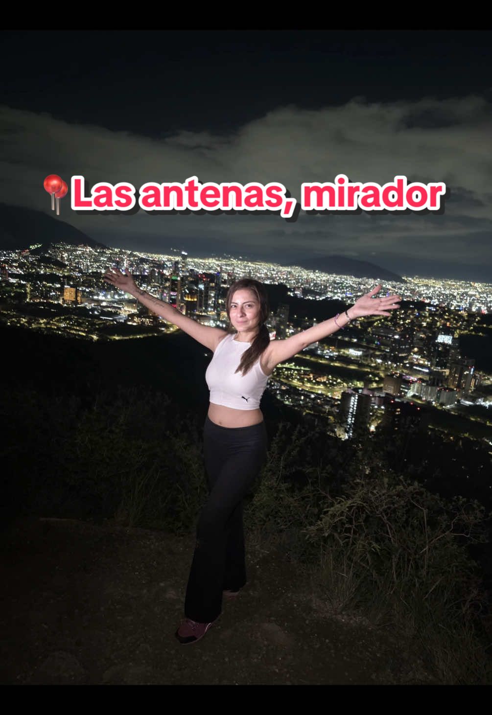 Un Hike nocturno y se te reinicia la vida 🥾⛰️🌃 #hike #noche #mirador #sanpedrogarzagarcia #monterrey 