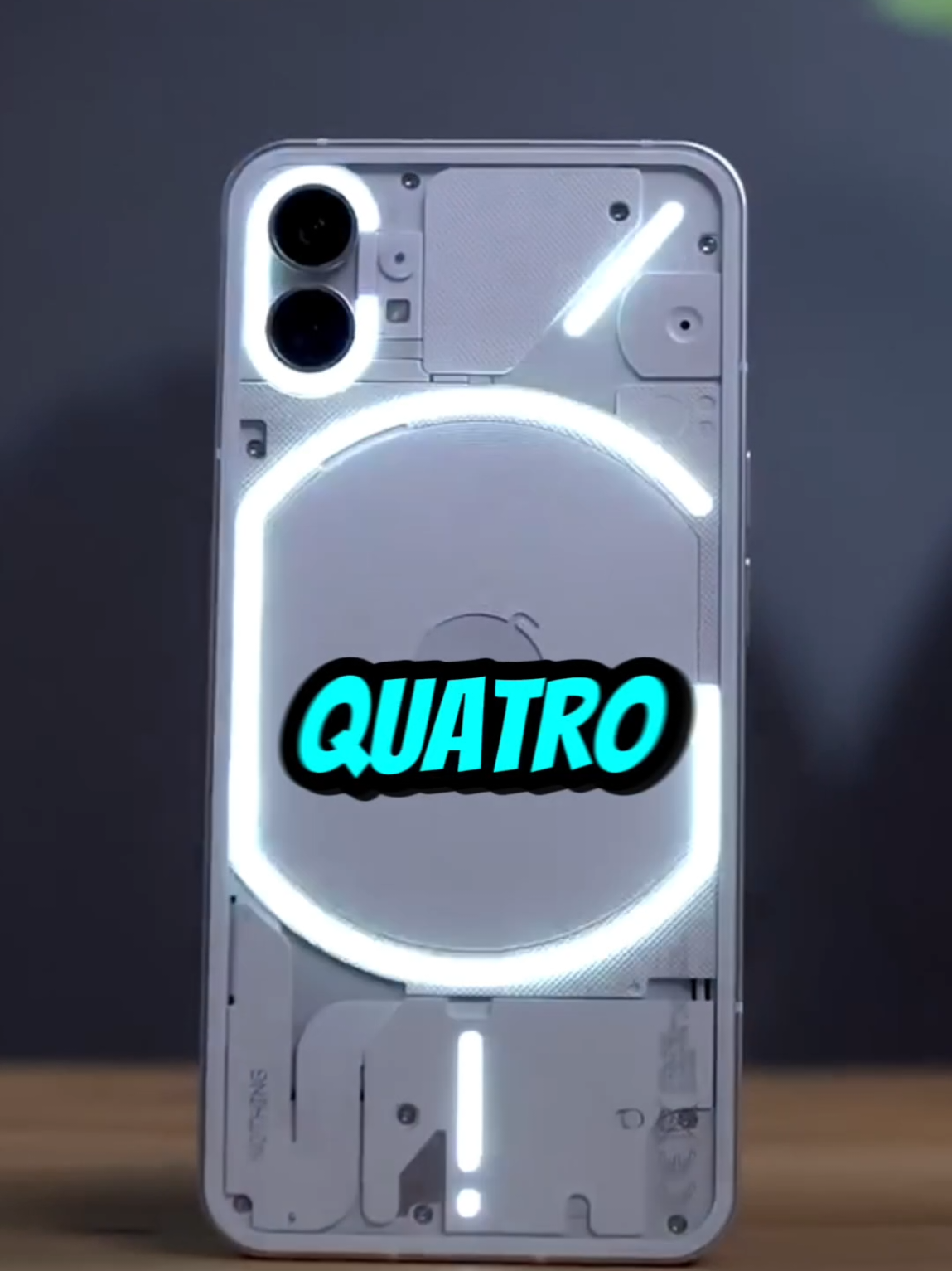 Esse aí é o nothing phone um, você gosta dele? teria ele? deixa aqui nos comentários! o desempenho é incrível! #nothing #nothingphone #nothingphone1 #celular #technology 