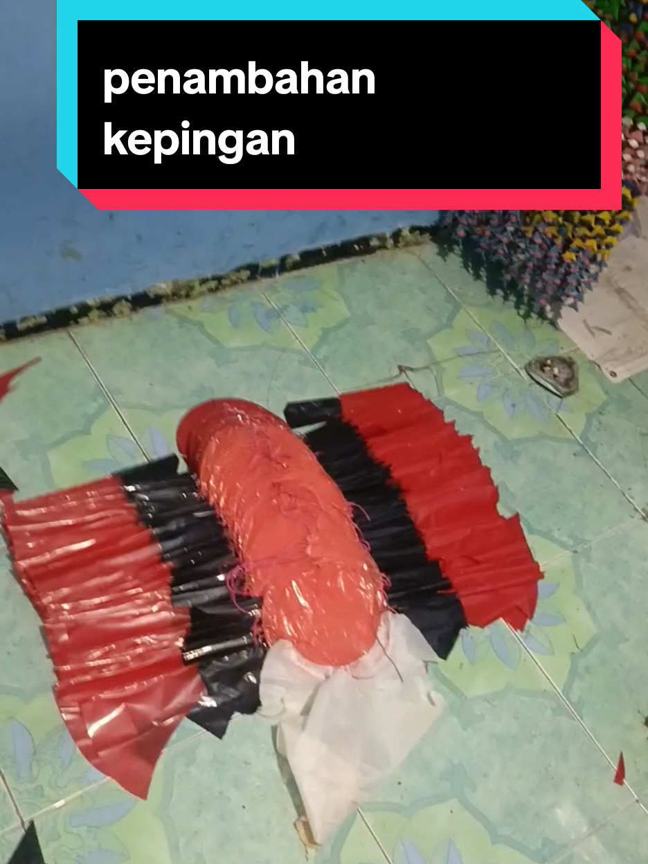 penambahan kepingan bolo. #layangannaga #kepingannaga #fypシ゚ #fypviraltiktok🖤シ゚☆♡ #trendingtik 